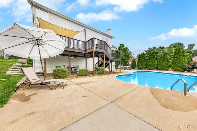 501 Oxborough Court, St Peters, MO 63376