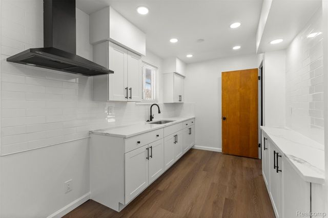 15345 Bainbridge Street, Livonia, MI 48154