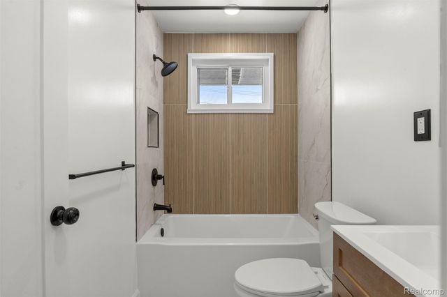 15345 Bainbridge Street, Livonia, MI 48154