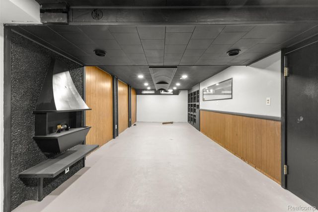 15345 Bainbridge Street, Livonia, MI 48154