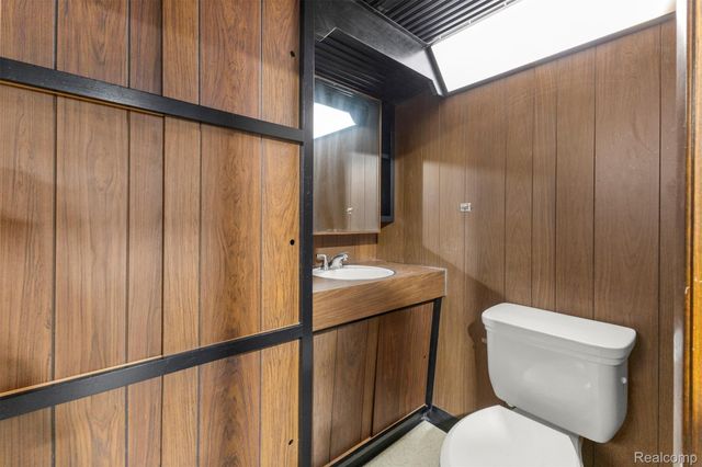 15345 Bainbridge Street, Livonia, MI 48154