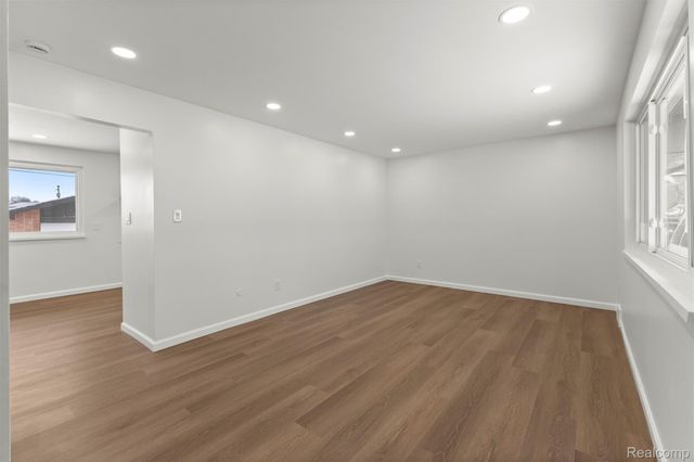 15345 Bainbridge Street, Livonia, MI 48154