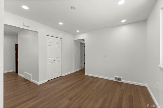 15345 Bainbridge Street, Livonia, MI 48154