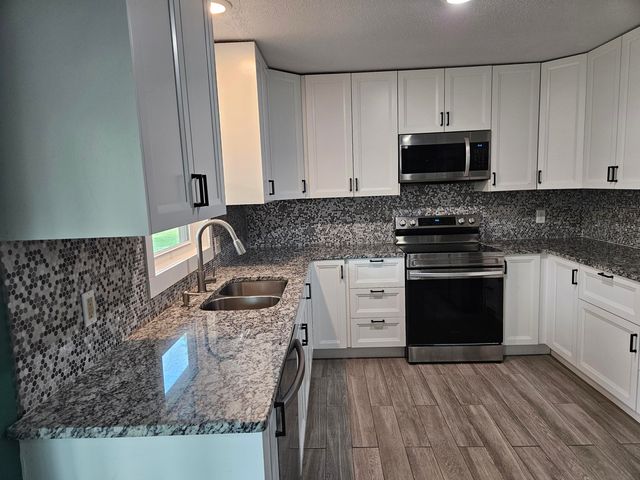 309 Southview Avenue, Ava, MO 65608