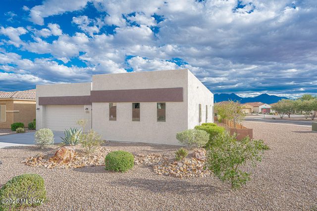 846 W Tranquil Water Path, Green Valley, AZ 85614