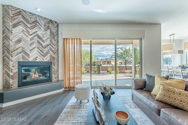 846 W Tranquil Water Path, Green Valley, AZ 85614