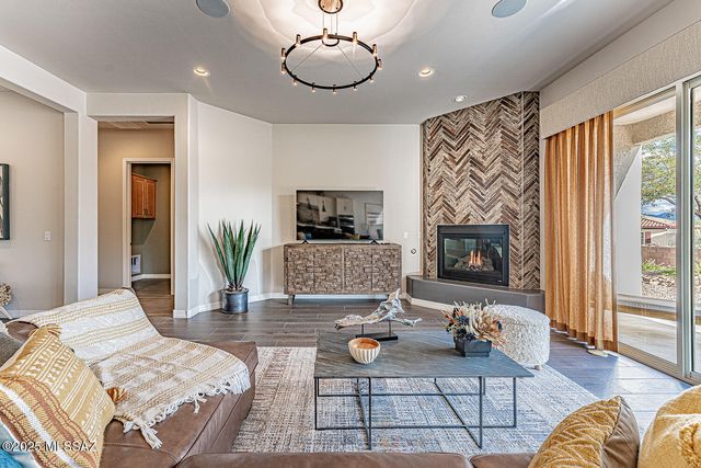 846 W Tranquil Water Path, Green Valley, AZ 85614