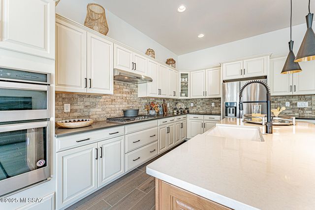 846 W Tranquil Water Path, Green Valley, AZ 85614