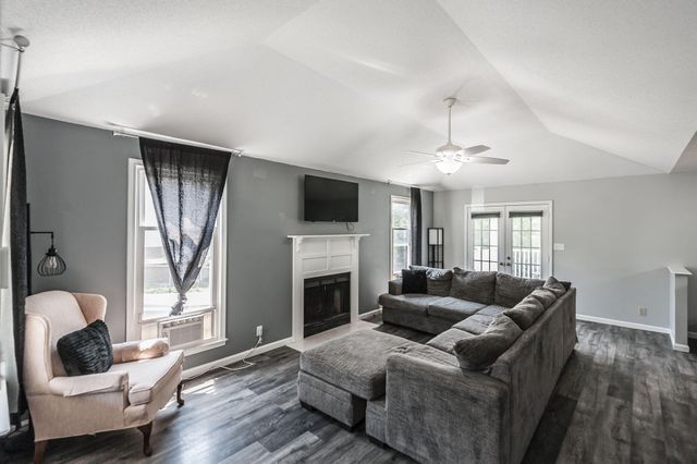 748 W Creek Drive, Clarksville, TN 37040