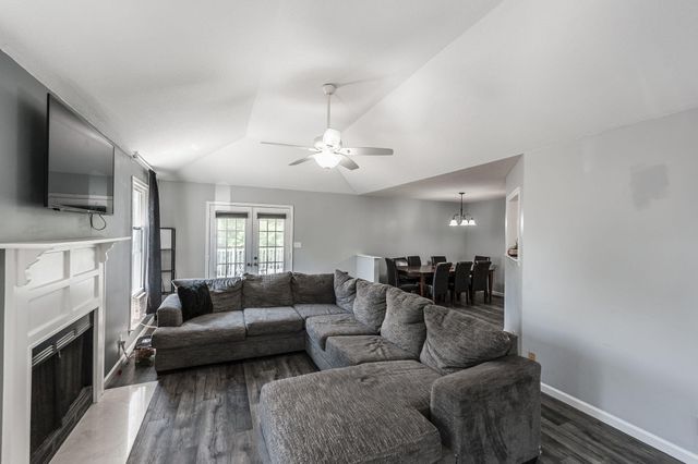 748 W Creek Drive, Clarksville, TN 37040
