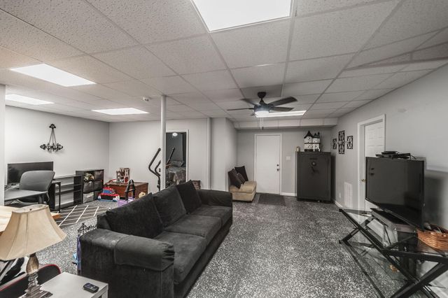 748 W Creek Drive, Clarksville, TN 37040