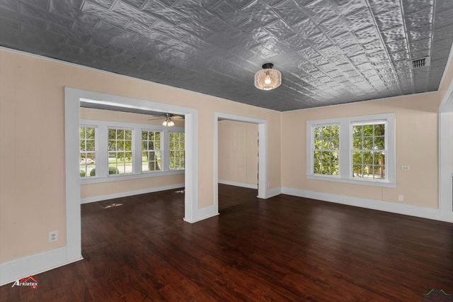 107 St John Street, Jefferson, TX 75657