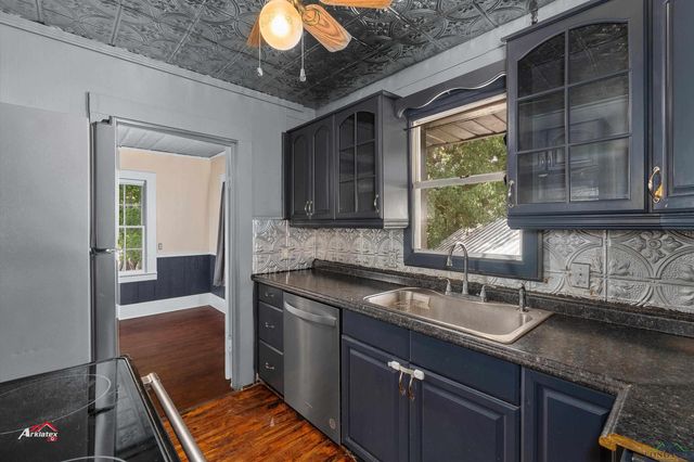 107 St John Street, Jefferson, TX 75657