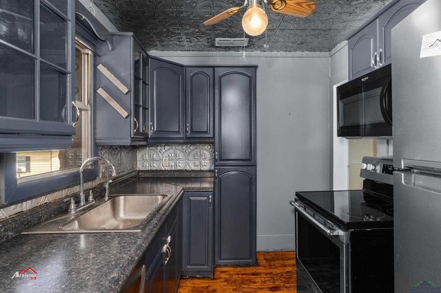 107 St John Street, Jefferson, TX 75657
