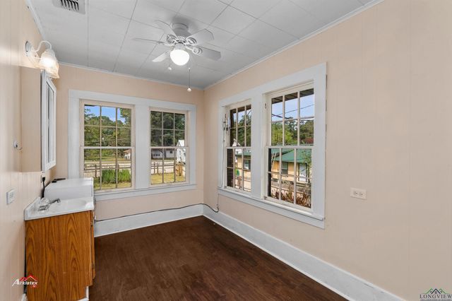 107 St John Street, Jefferson, TX 75657