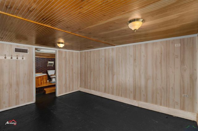 107 St John Street, Jefferson, TX 75657