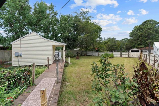 107 St John Street, Jefferson, TX 75657