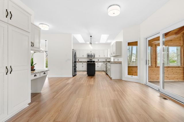 5363 Four Seasons Drive, Kalamazoo, MI 49009