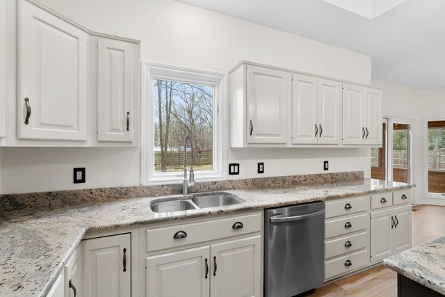 5363 Four Seasons Drive, Kalamazoo, MI 49009