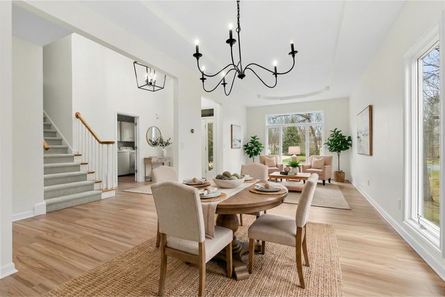 5363 Four Seasons Drive, Kalamazoo, MI 49009