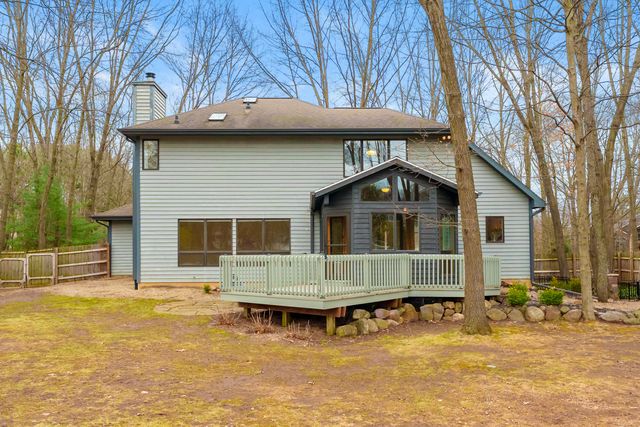 5363 Four Seasons Drive, Kalamazoo, MI 49009