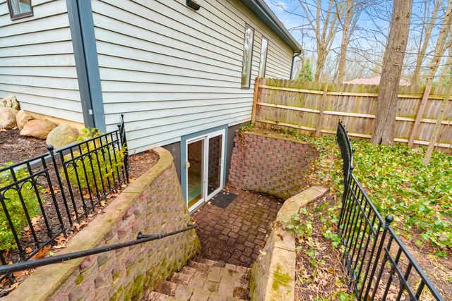 5363 Four Seasons Drive, Kalamazoo, MI 49009