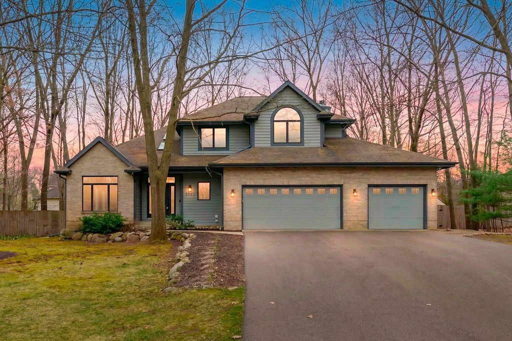 5363 Four Seasons Drive, Kalamazoo, MI 49009