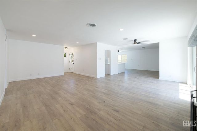 2425 Castle Drive, Bakersfield, CA 93306