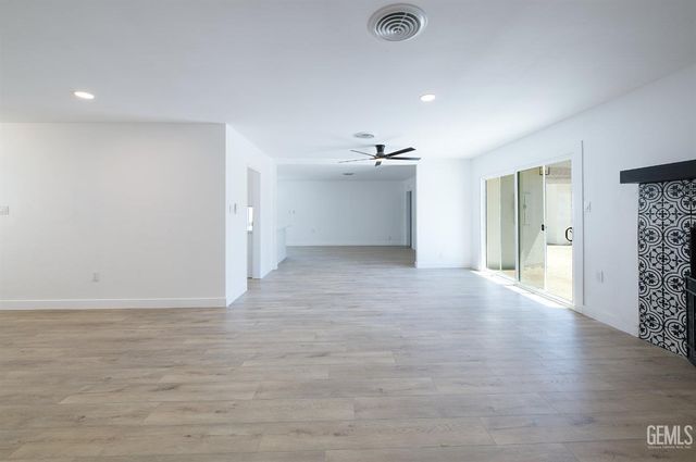 2425 Castle Drive, Bakersfield, CA 93306
