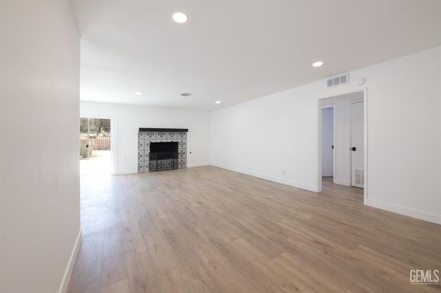 2425 Castle Drive, Bakersfield, CA 93306