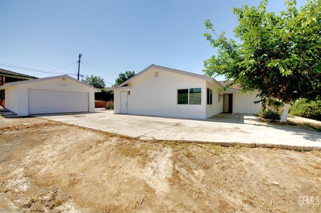 2425 Castle Drive, Bakersfield, CA 93306
