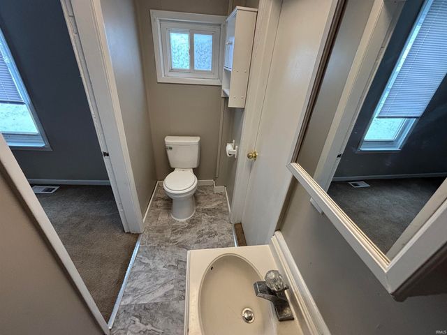 1027 N 10th Street, Vincennes, IN 47591