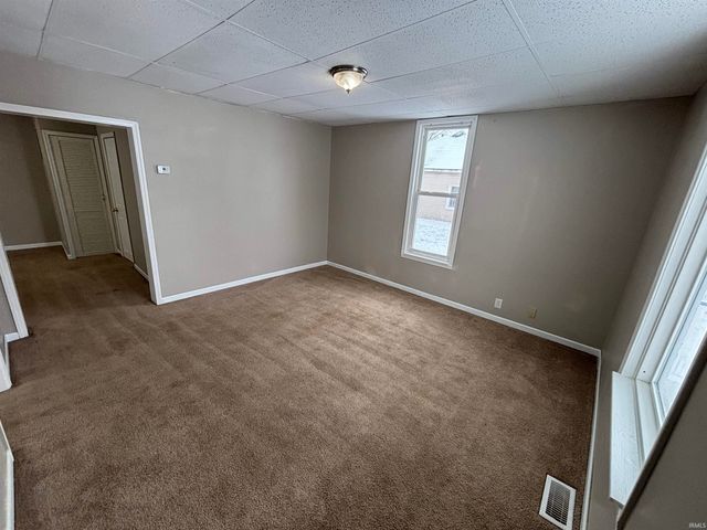 1027 N 10th Street, Vincennes, IN 47591