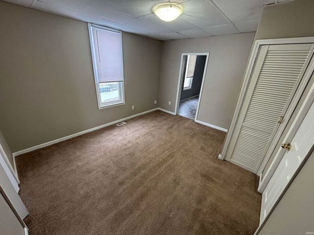 1027 N 10th Street, Vincennes, IN 47591