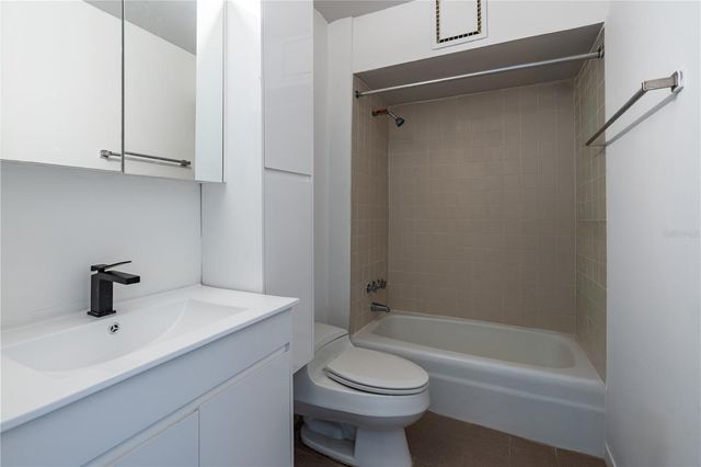 D-9 COSTA DORADA II 9, Dorado, PR 00646