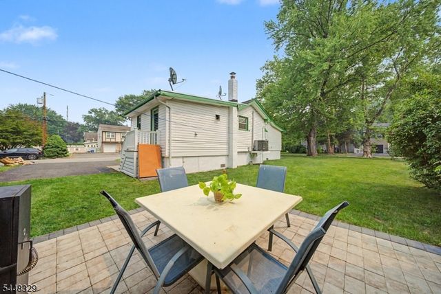 104 Lake Shore Dr, Parsippany-troy Hills Twp., NJ 07034