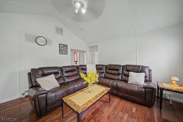104 Lake Shore Dr, Parsippany-troy Hills Twp., NJ 07034