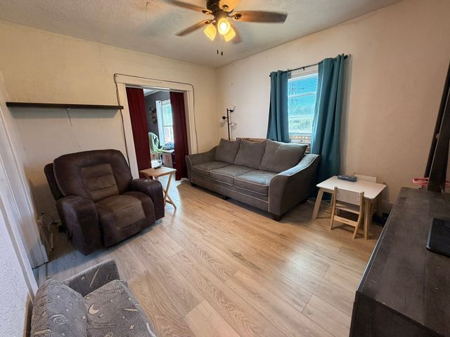 3049 E 138th Place, Burnham, IL 60633