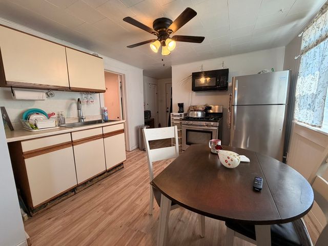 3049 E 138th Place, Burnham, IL 60633