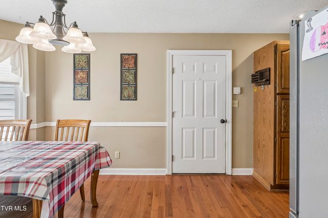 802 Chestnut Avenue, Erwin, TN 37650