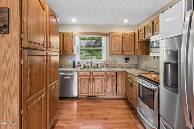 802 Chestnut Avenue, Erwin, TN 37650