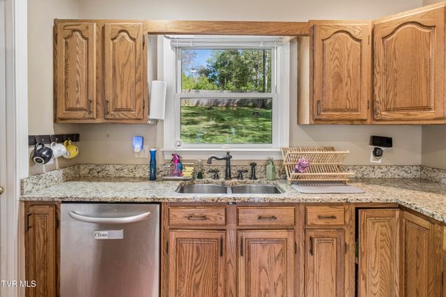 802 Chestnut Avenue, Erwin, TN 37650