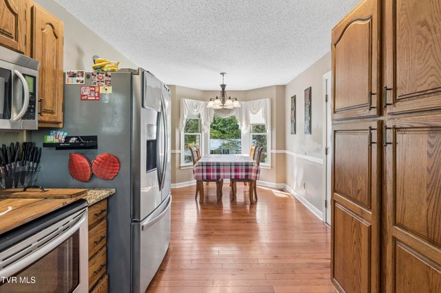 802 Chestnut Avenue, Erwin, TN 37650
