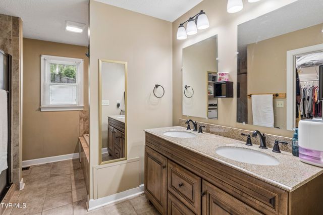 802 Chestnut Avenue, Erwin, TN 37650