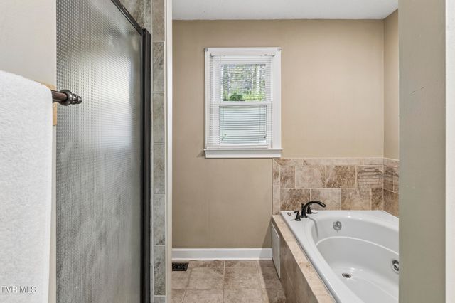 802 Chestnut Avenue, Erwin, TN 37650