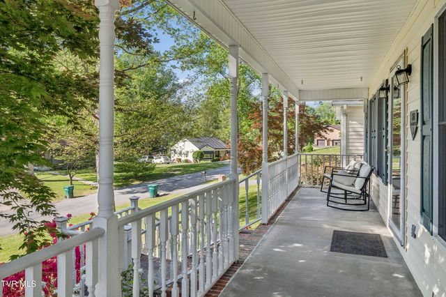 802 Chestnut Avenue, Erwin, TN 37650