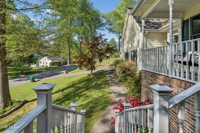 802 Chestnut Avenue, Erwin, TN 37650