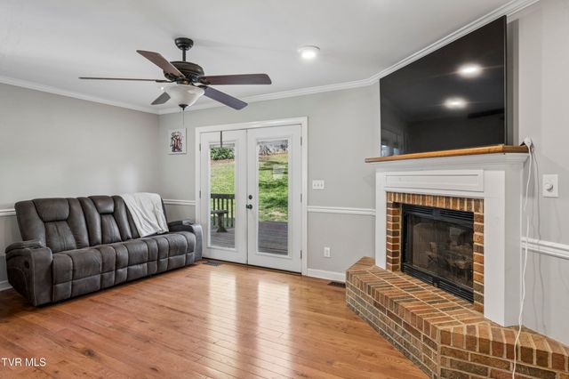 802 Chestnut Avenue, Erwin, TN 37650