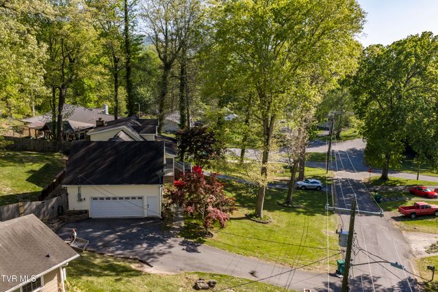 802 Chestnut Avenue, Erwin, TN 37650