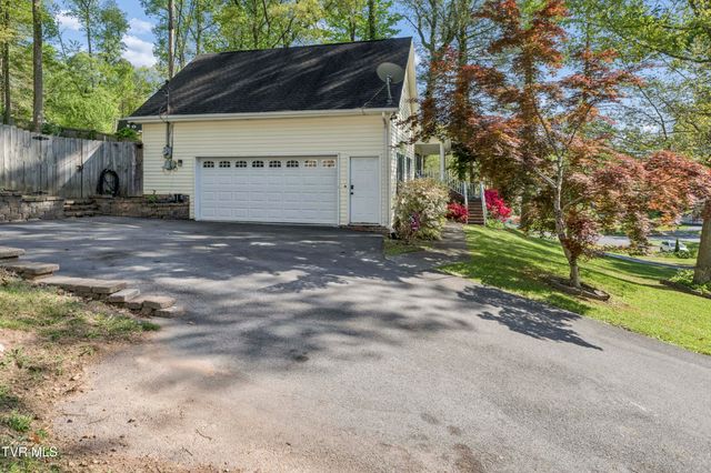 802 Chestnut Avenue, Erwin, TN 37650
